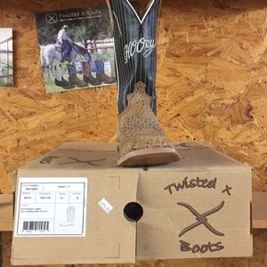 Twisted x men’s cowboy boots size 8 D